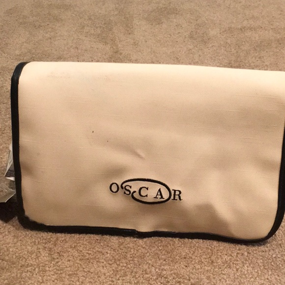 Foldover Traveler Bag Oscar Dela Renta - Picture 6 of 9